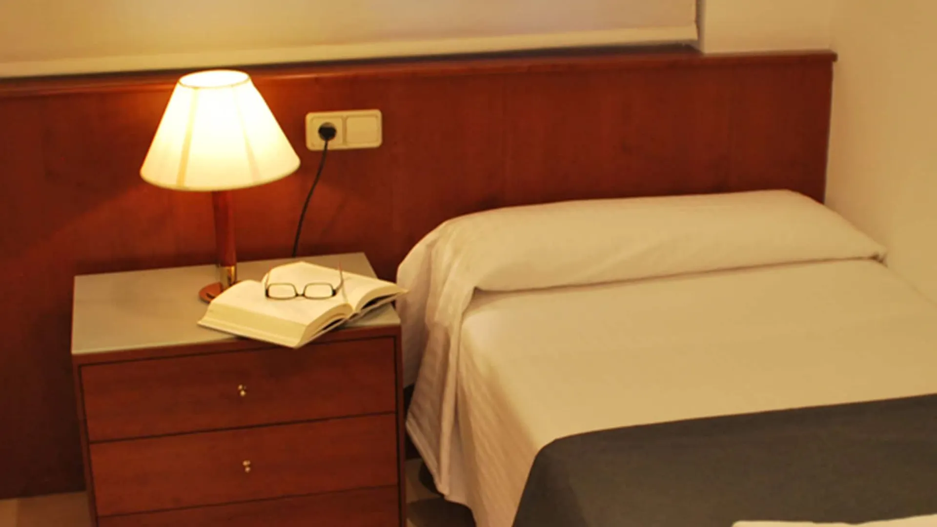 Aparthotel Napols - Abapart location
