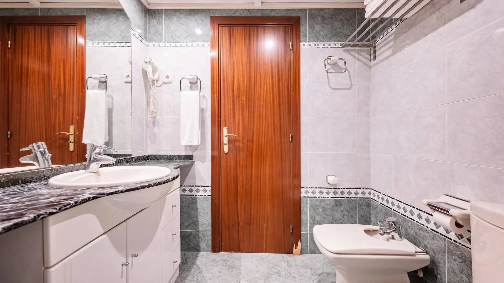 Aparthotel Napols - Abapart Barcelona
